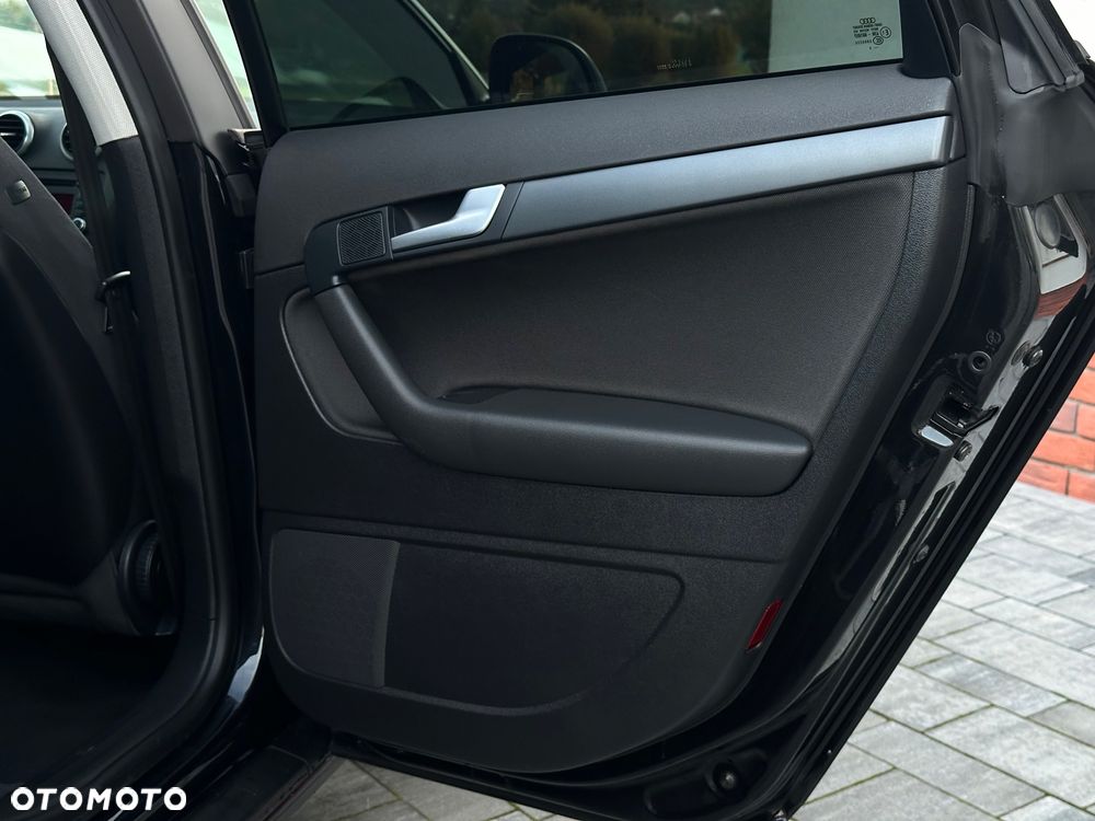 Audi A3 Sportback 1.6 Ambition - 32