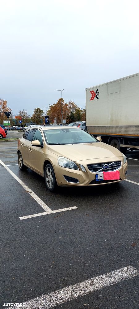 Volvo V60 DRIVe Start-Stop Kinetic - 1