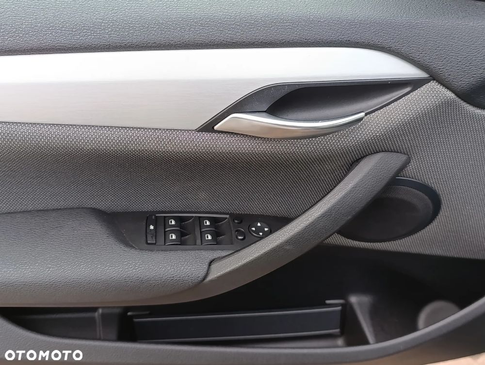 BMW X1 xDrive20i xLine - 23