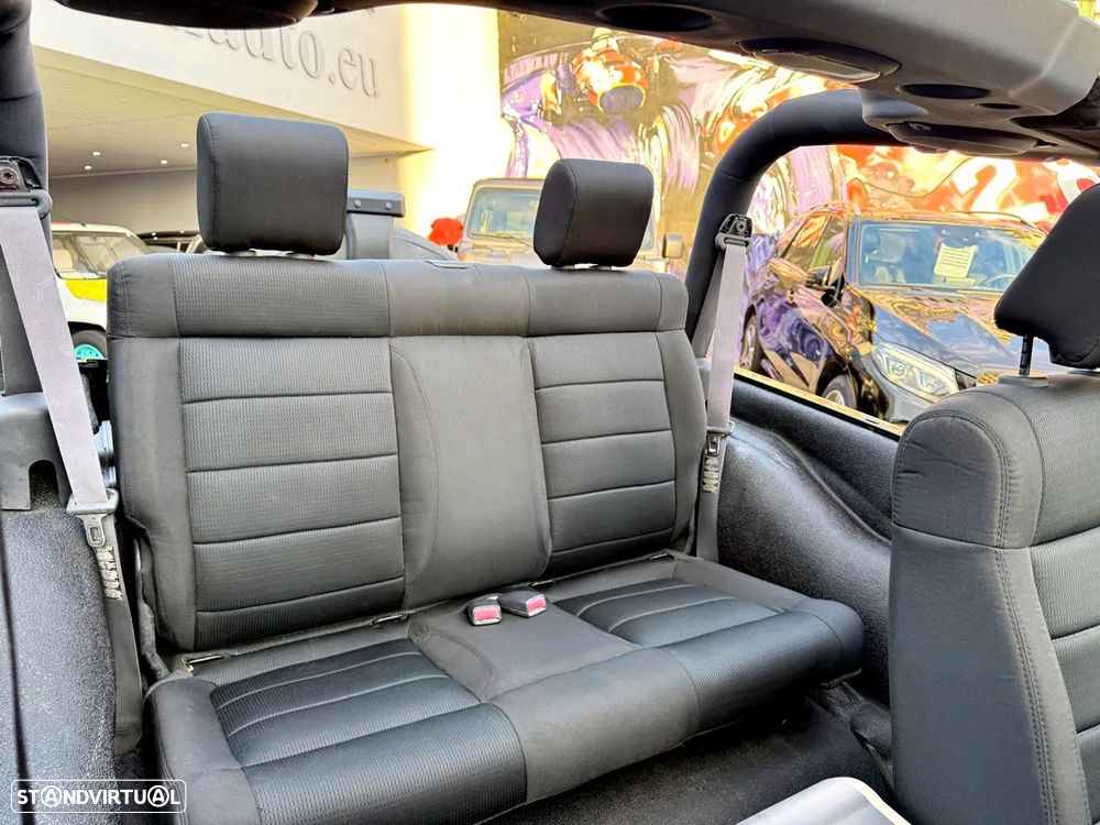 Jeep Wrangler 2.8 CRD ATX Sport - 25