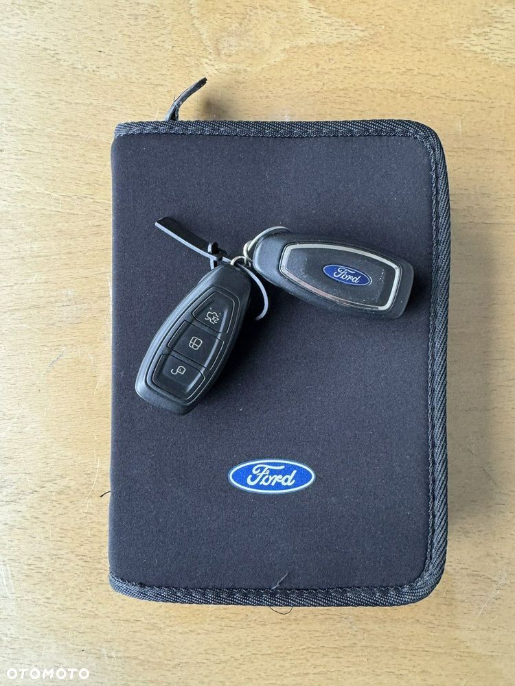 Ford Kuga - 11
