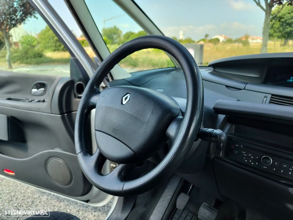 Renault Grand Espace 2.0 dCi SE Tech-Road 7L - 24