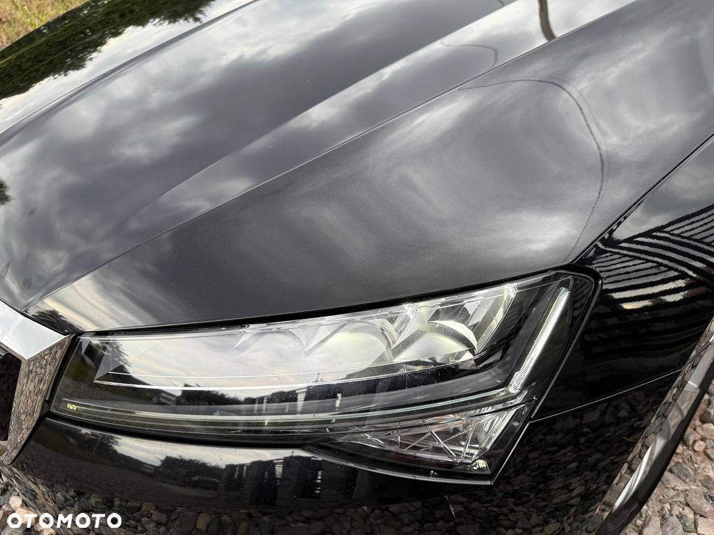Skoda Superb 2.0 TDI DSG Premium Edition - 5
