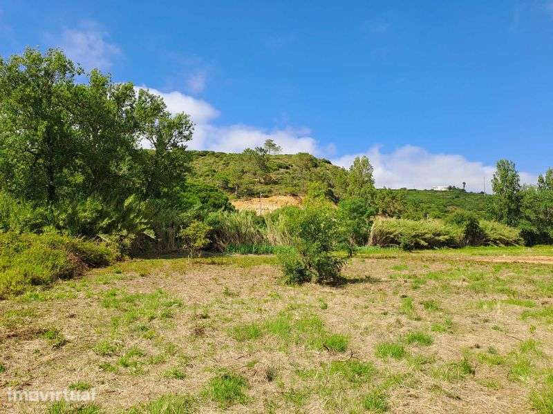 Terreno Rustico - Ribeira D'ilhas (Ericeira) com 2 Furos e Autocarro - Grande imagem: 4/6