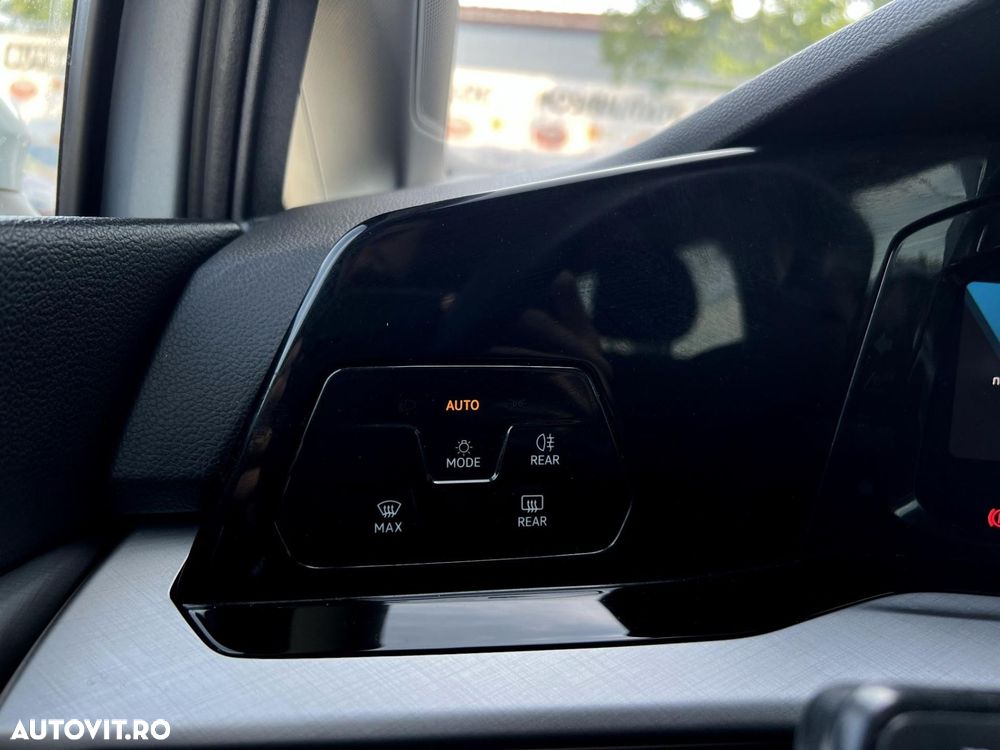 Volkswagen Golf - 34