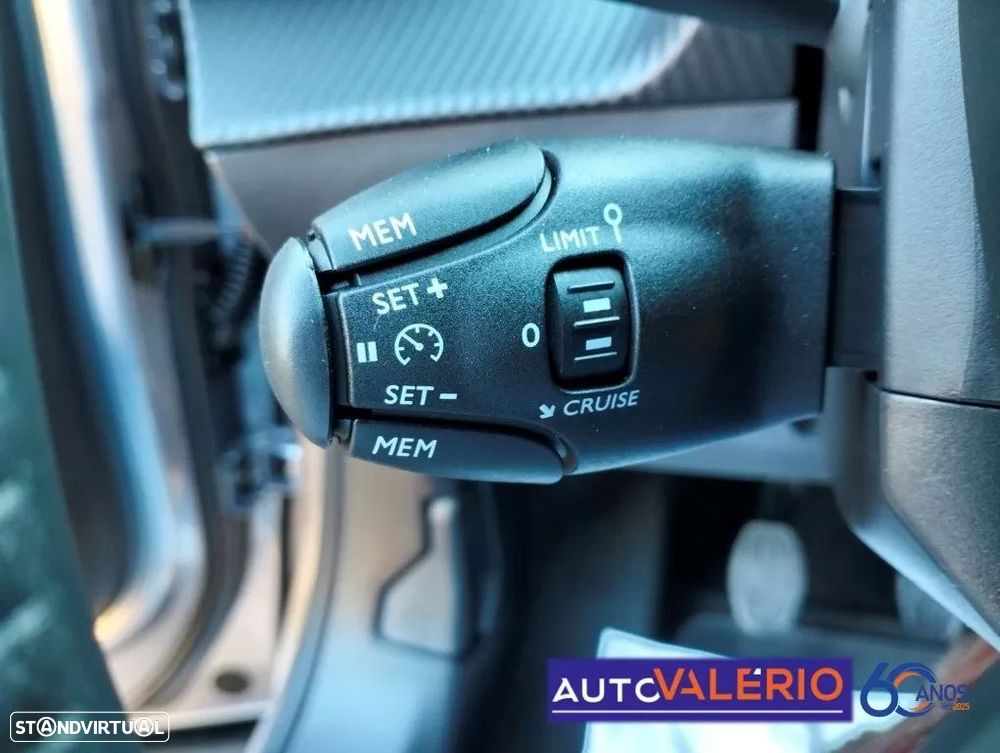 Peugeot 2008 1.2 PureTech Style - 21