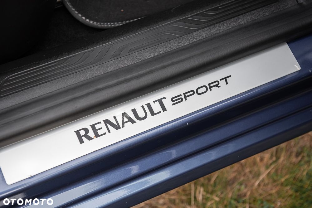 Renault Megane ENERGY TCe 205 EDC GT - 22