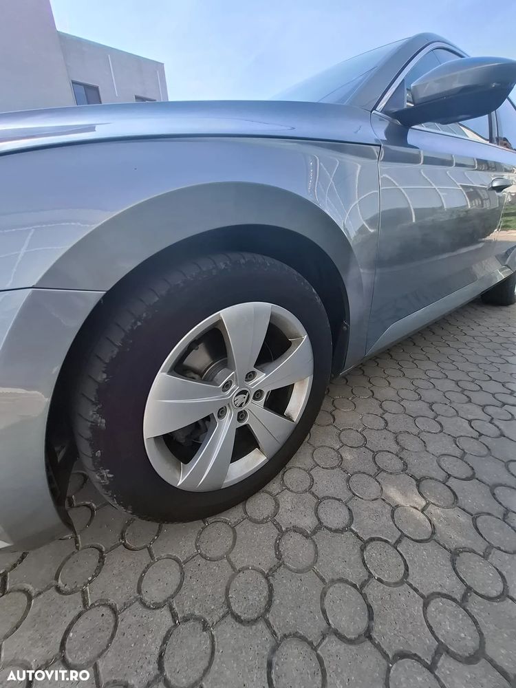 Skoda Superb 2.0 TDI DSG Style - 3