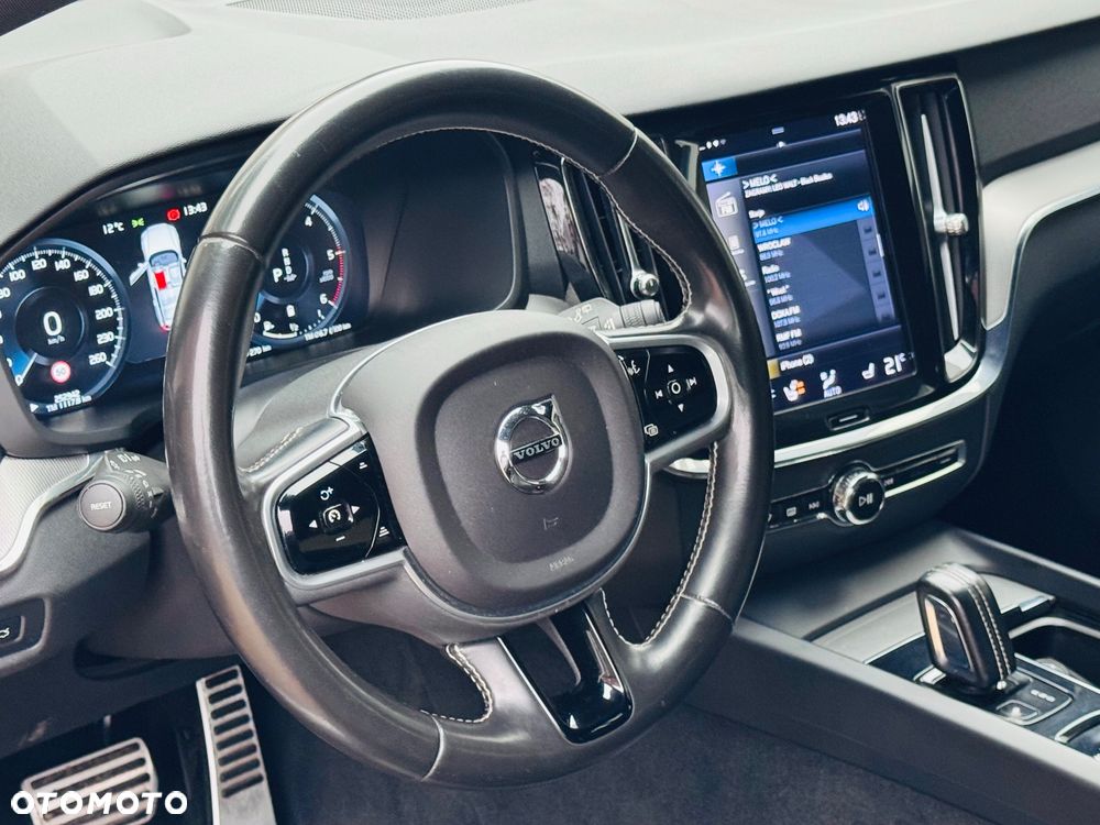 Volvo V60 D4 AWD R-Design - 25