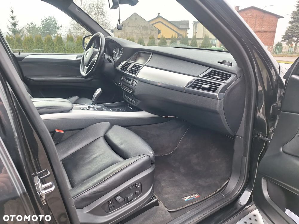 BMW X5 4.8i xDrive - 15