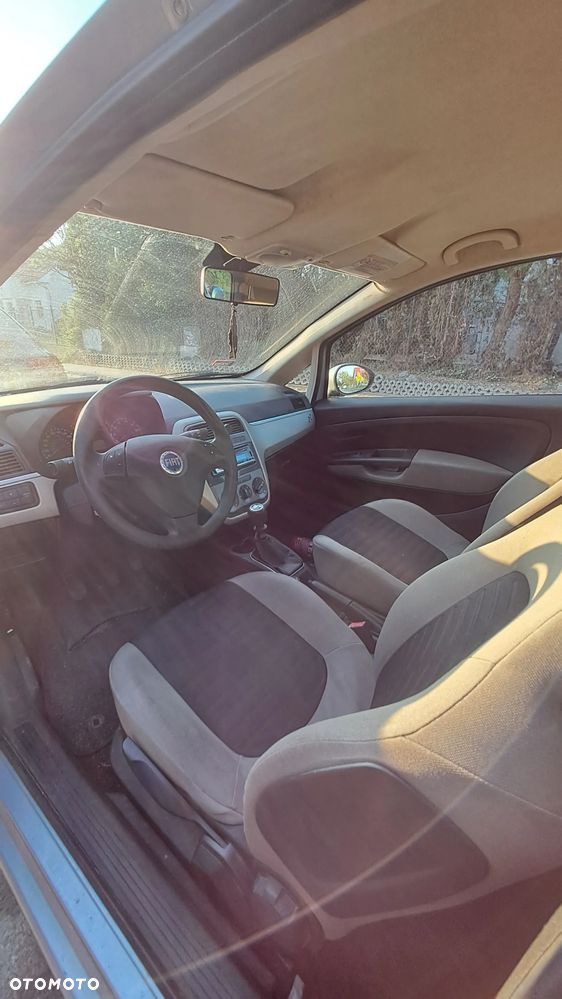 Fiat Grande Punto 1.4 8V - 11