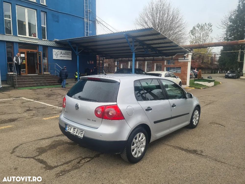 Volkswagen Golf 2.0 TDI Comfortline DSG - 5