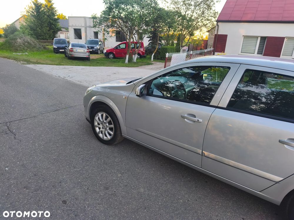 Opel Astra 1.6 Enjoy - 4