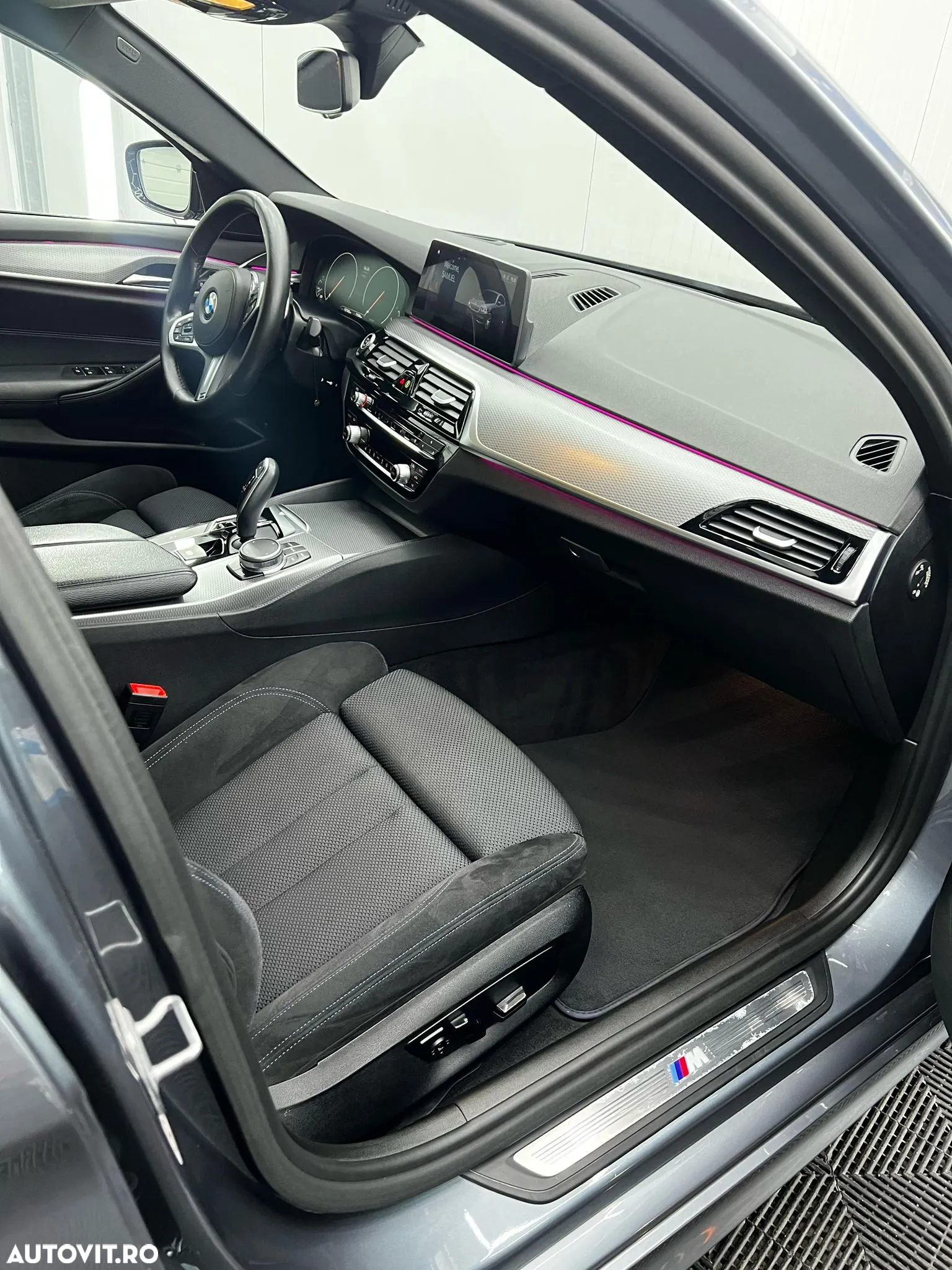 BMW Seria 5 520d xDrive AT - 11