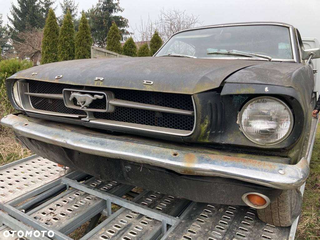 Ford Mustang - 8
