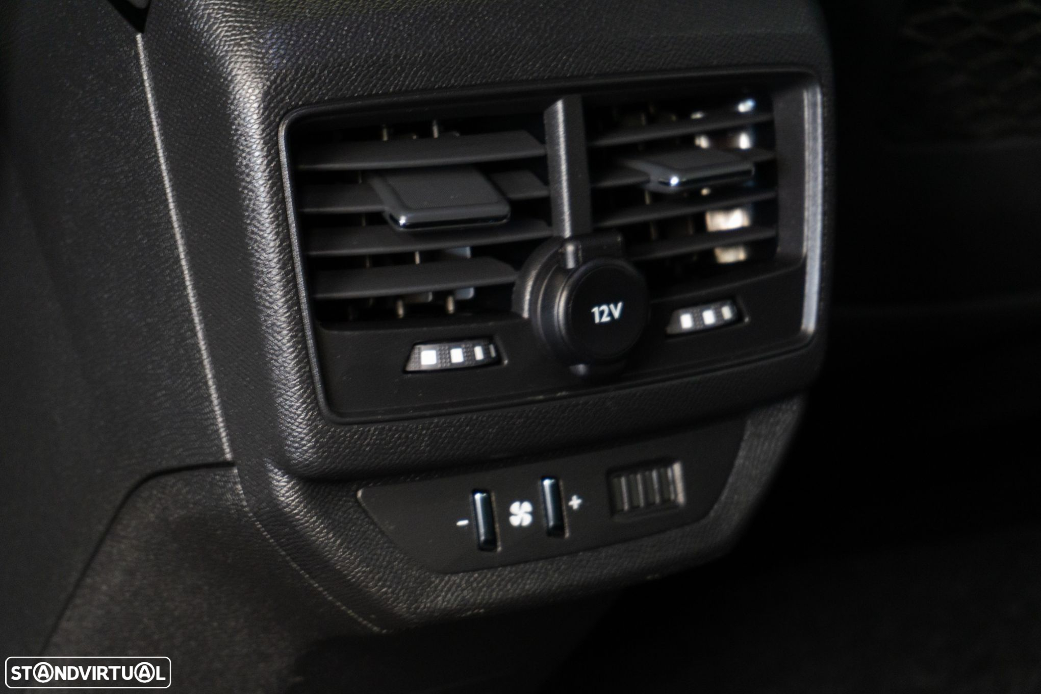 Peugeot 5008 1.2 PureTech Allure EAT8 - 42