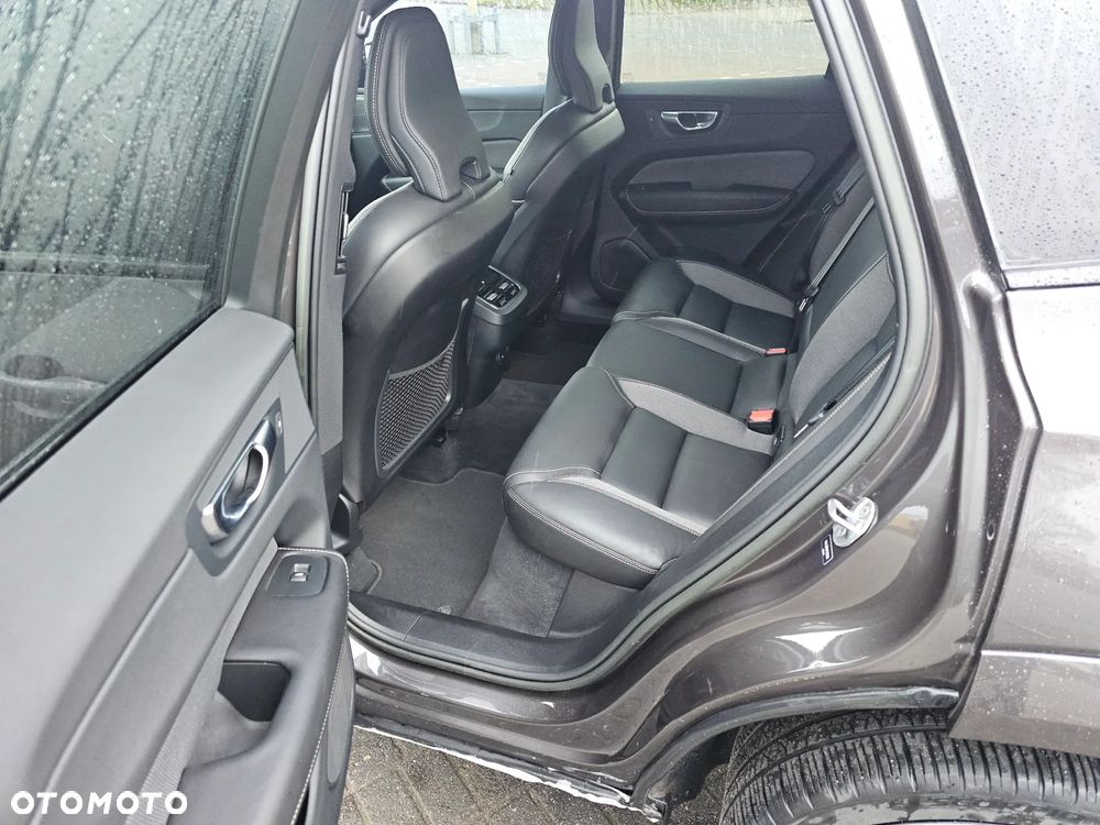 Volvo XC 60 B5 B AWD Ultimate Black Edition - 12