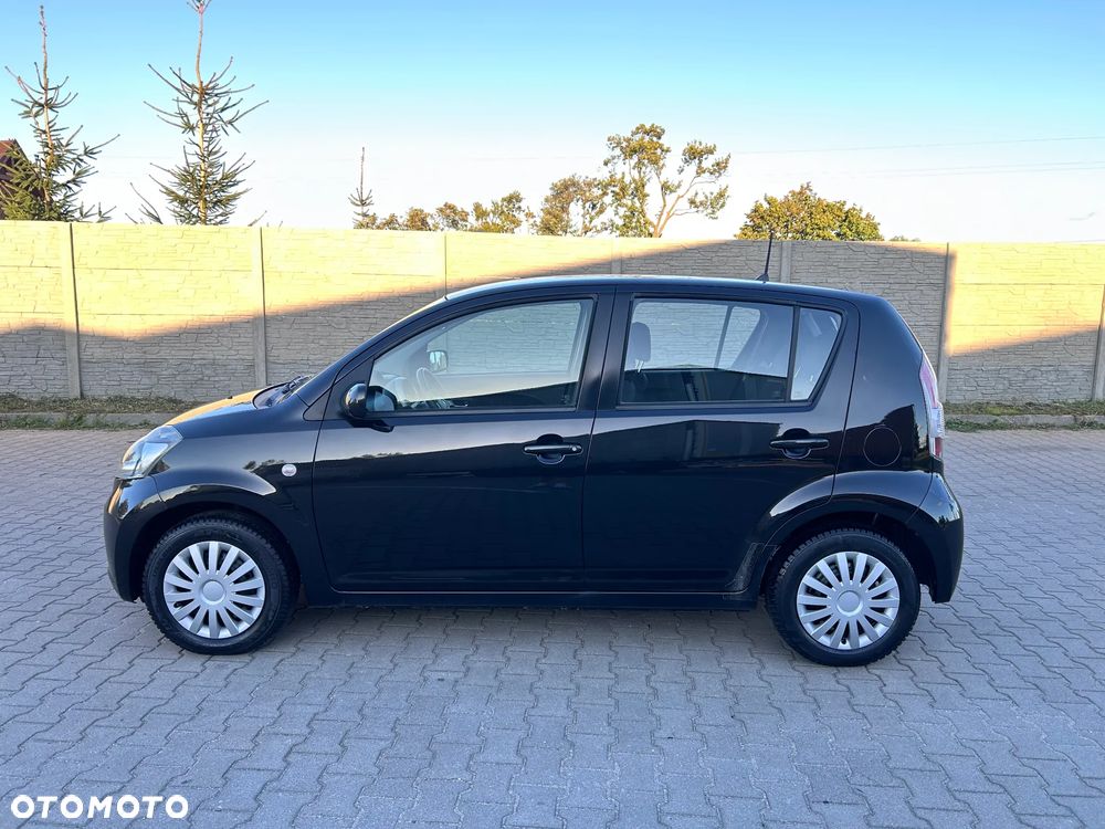 Daihatsu Sirion - 6