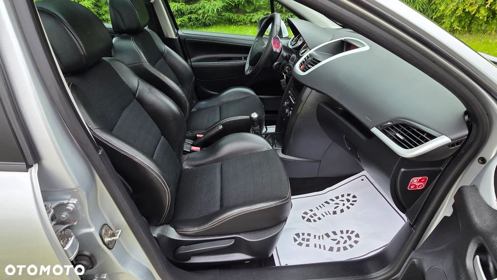Peugeot 207 95 VTi Urban Style - 16