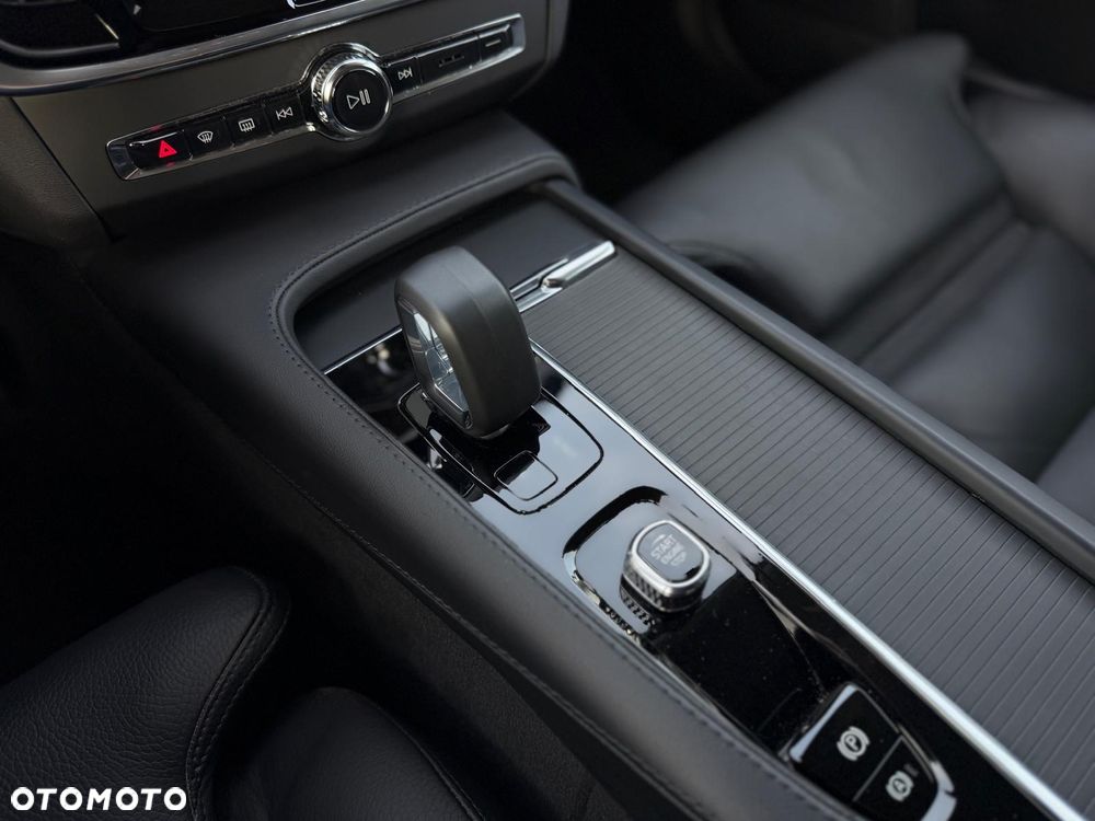 Volvo V90 B4 D Plus Dark - 36