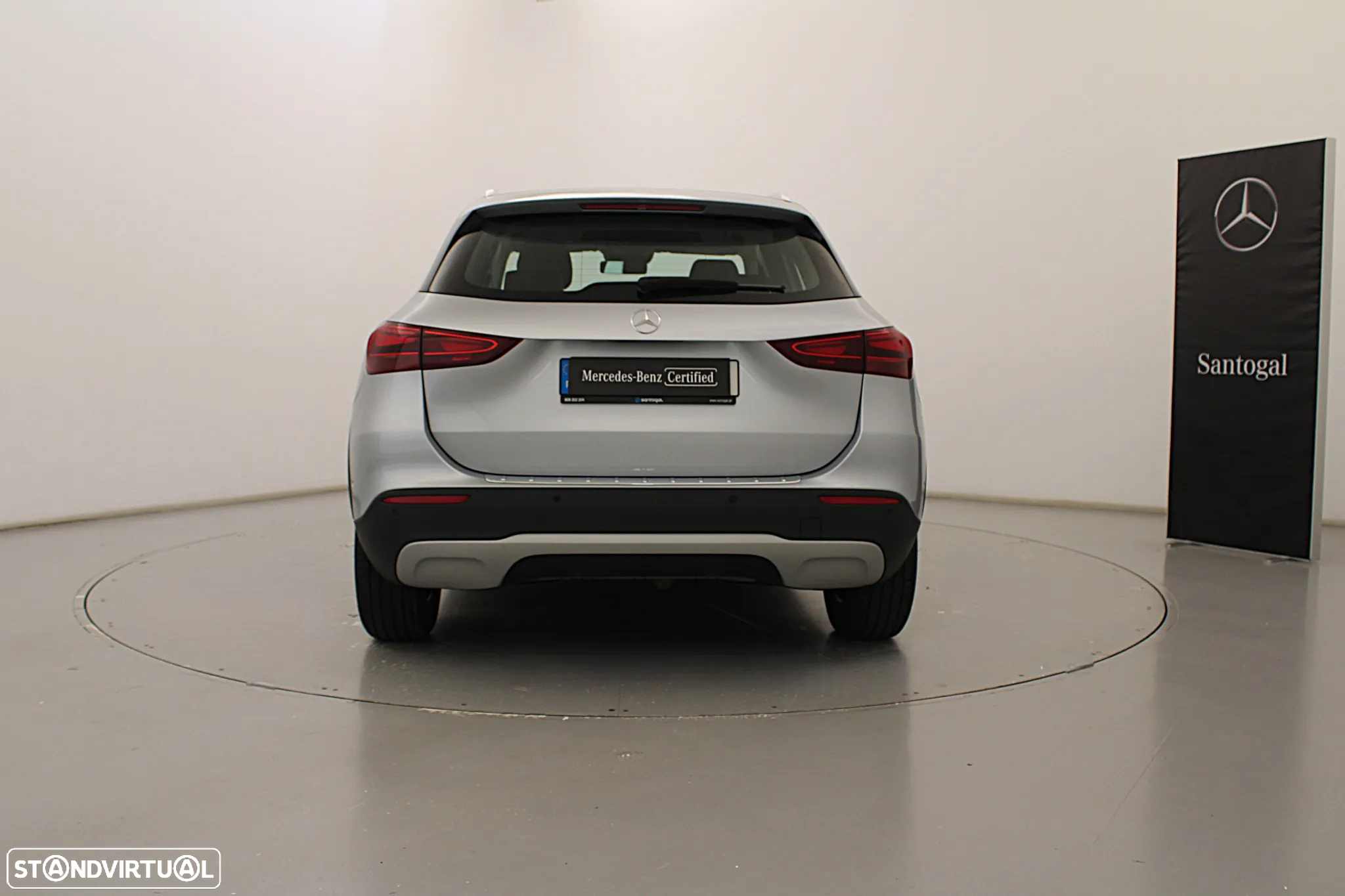 Mercedes-Benz GLA 200 Standard - 8