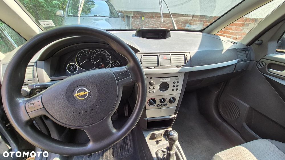 Opel Meriva 1.6 16V Essentia - 11