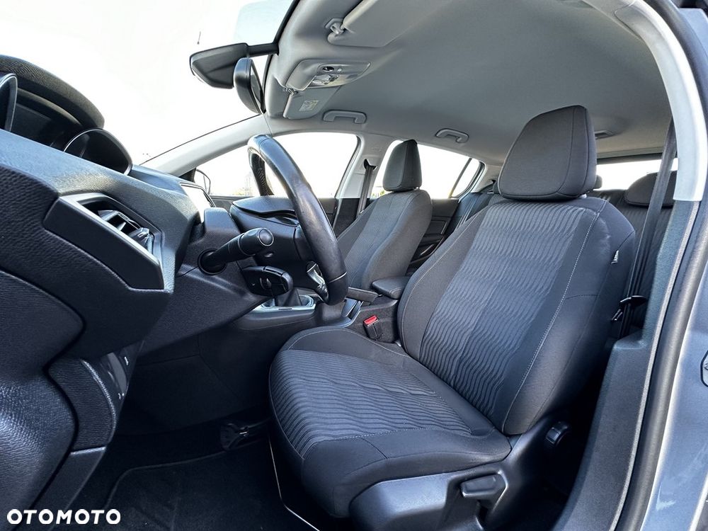 Peugeot 308 125 THP Active - 19