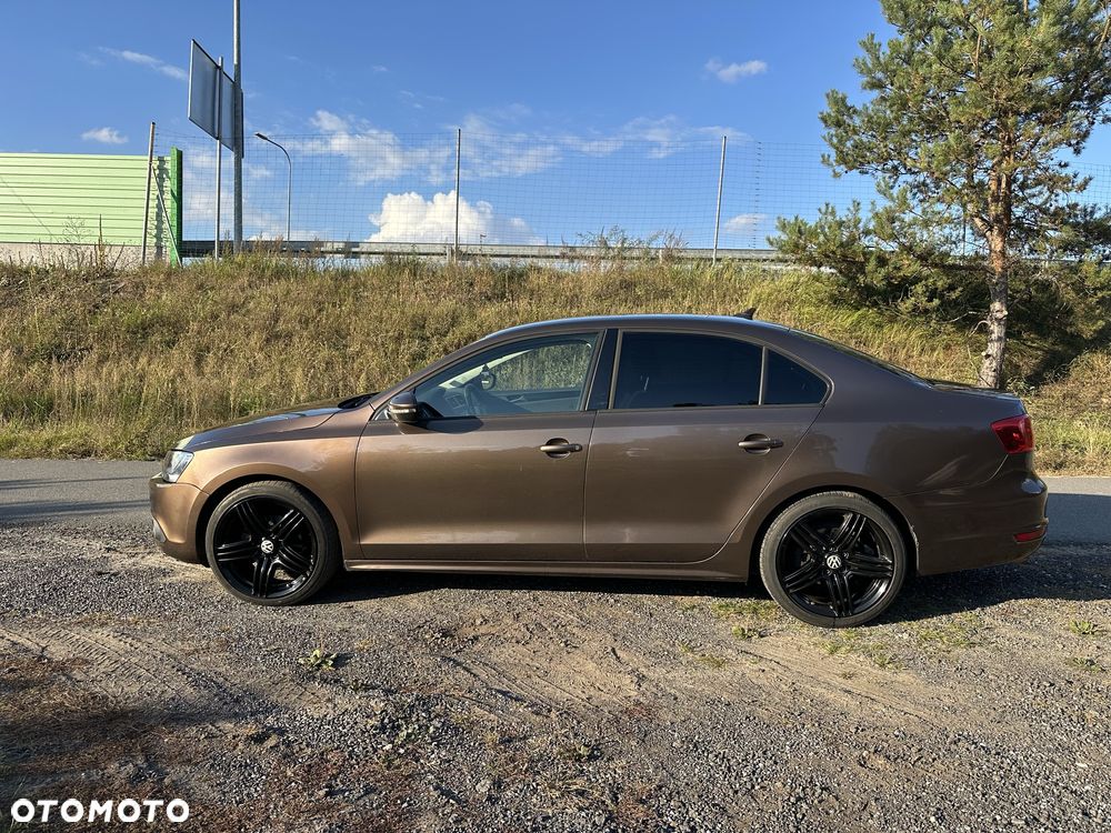 Volkswagen Jetta - 10