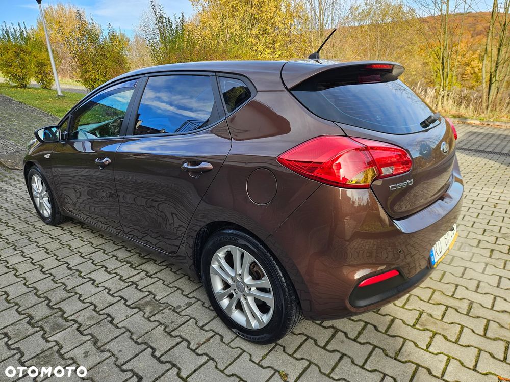 Kia Ceed 1.6 GDI Fifa World Cup Edition - 33