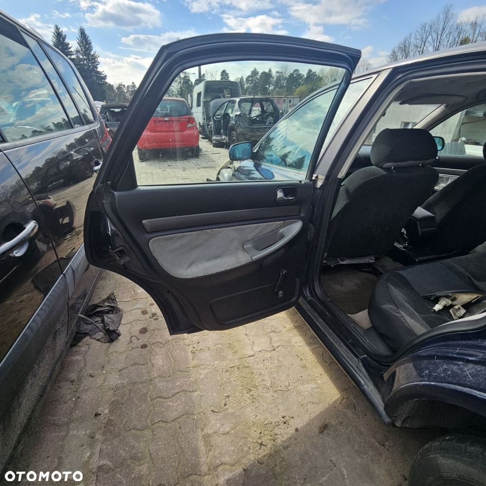 Audi A4 (sedan) 1996r 1,8 B 92 kW/ (kod lak: LY5L) - 6