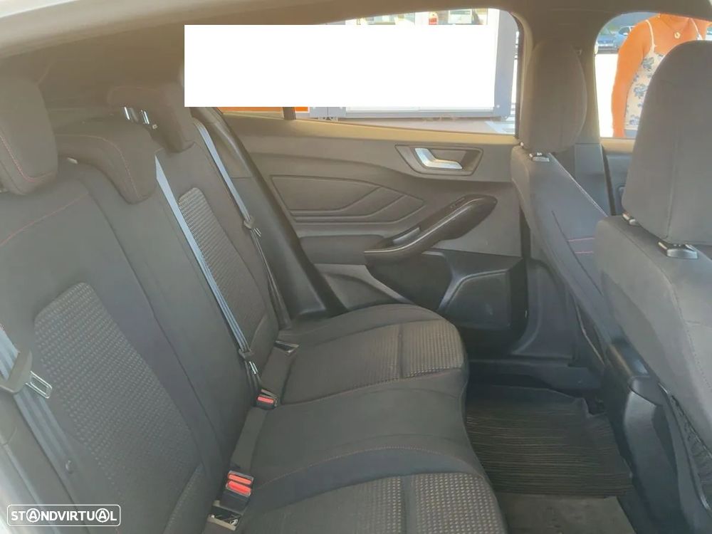 Ford Focus 1.0 EcoBoost MHEV ST-Line - 10