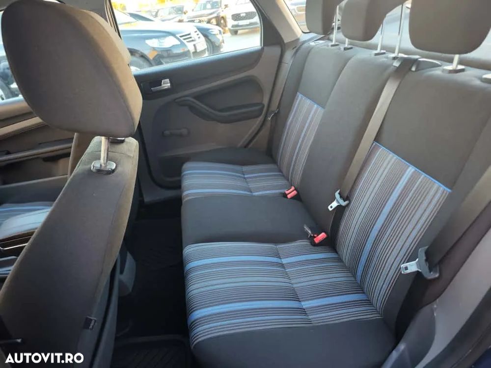 Ford Focus 1.6 Ti-VCT Trend - 13