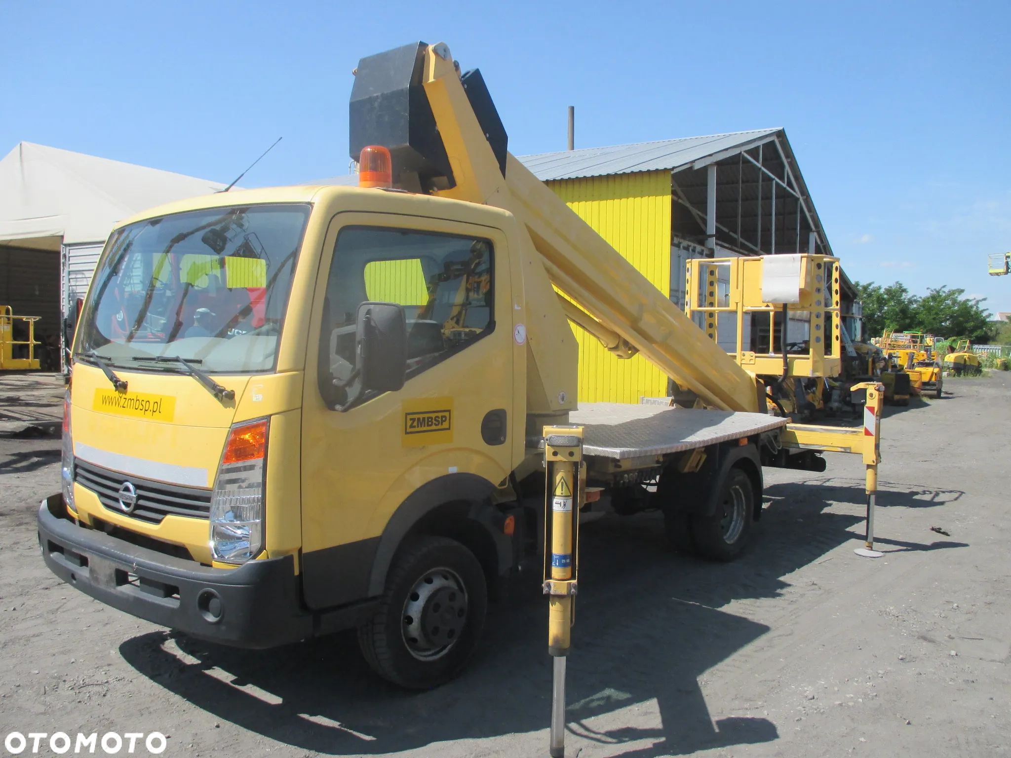 Nissan Ruthmann TB270 - 8