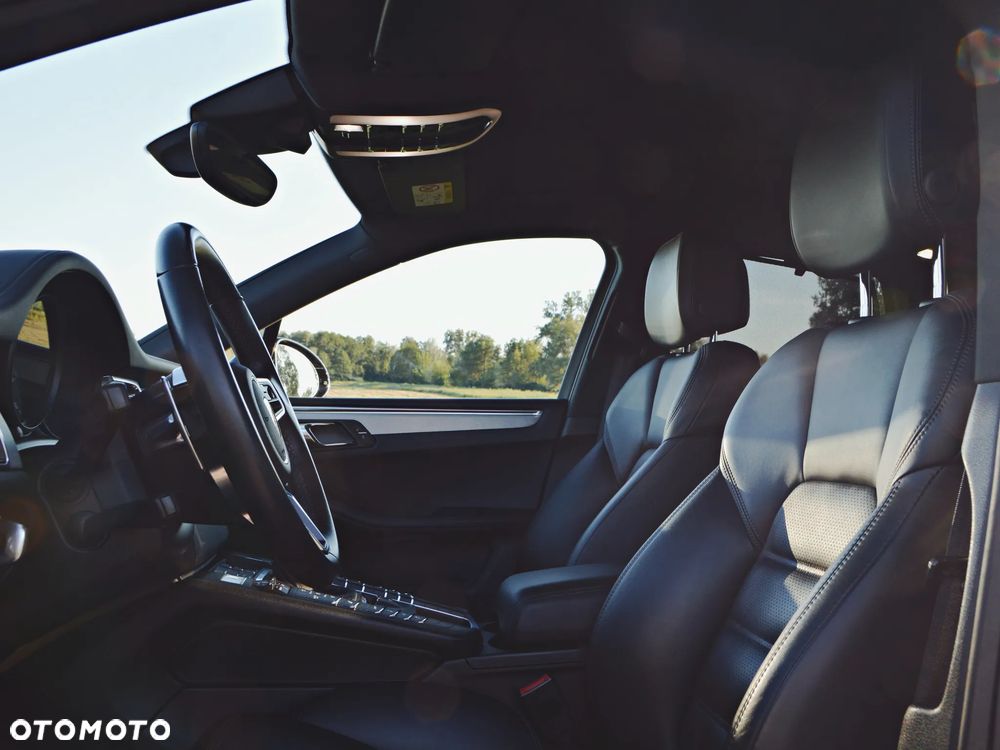 Porsche Macan - 11