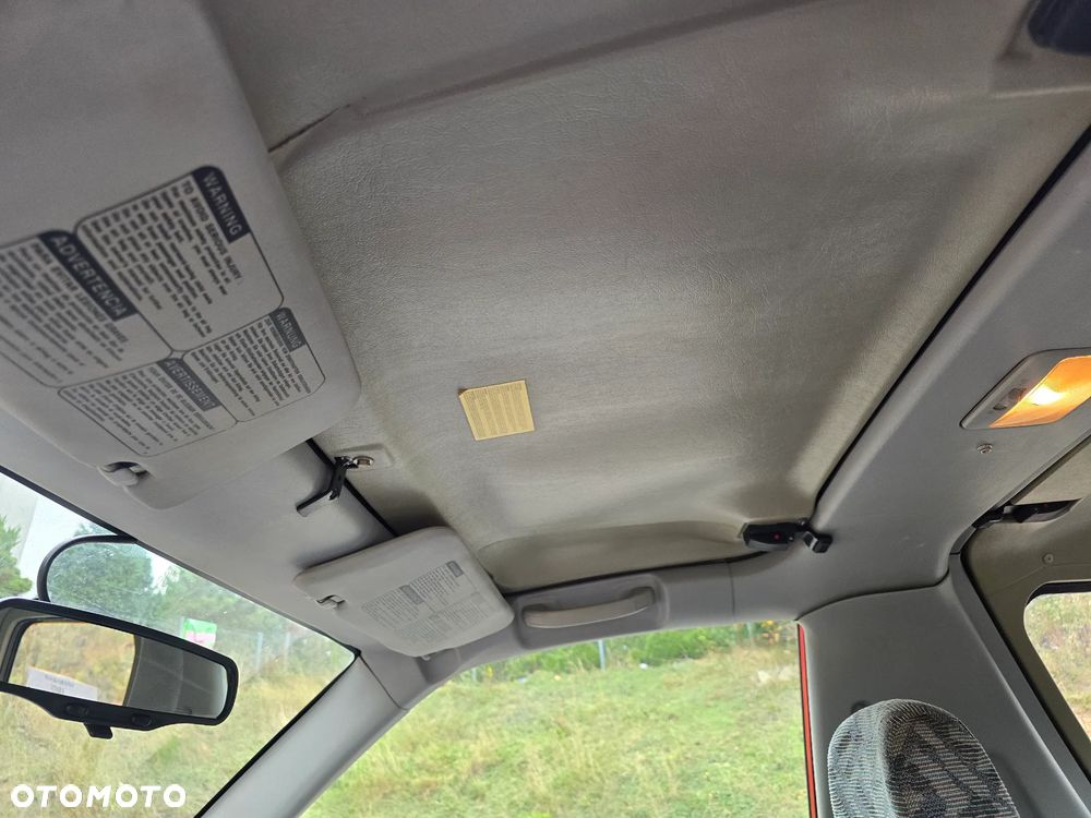 Suzuki Grand Vitara 2.0 - 17
