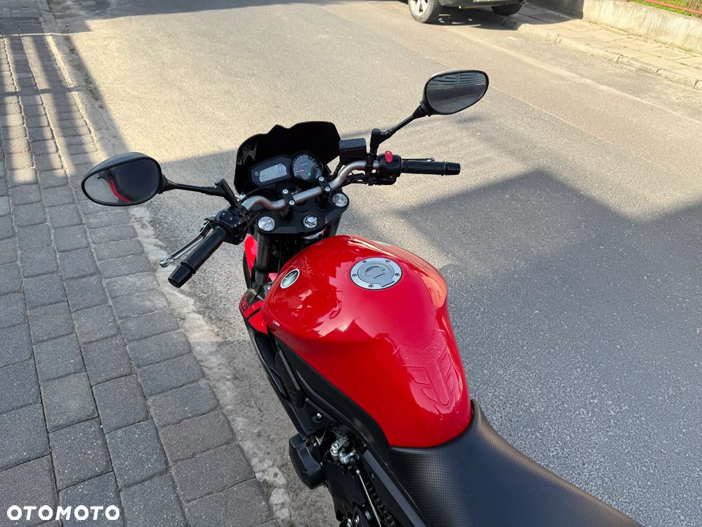 Yamaha XJ - 9