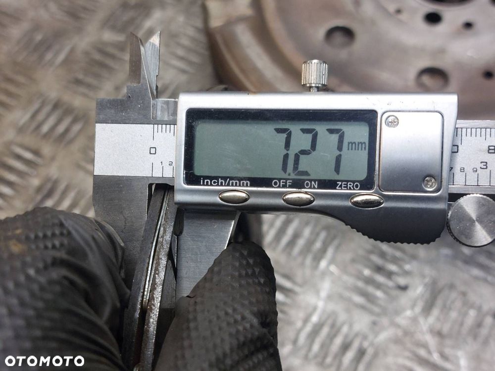 KOŁO DWUMASOWE + TARCZA + DOCISK + ŁOŻYSKO OPOROWE OCTAVIA I 1.9 TDI - 10