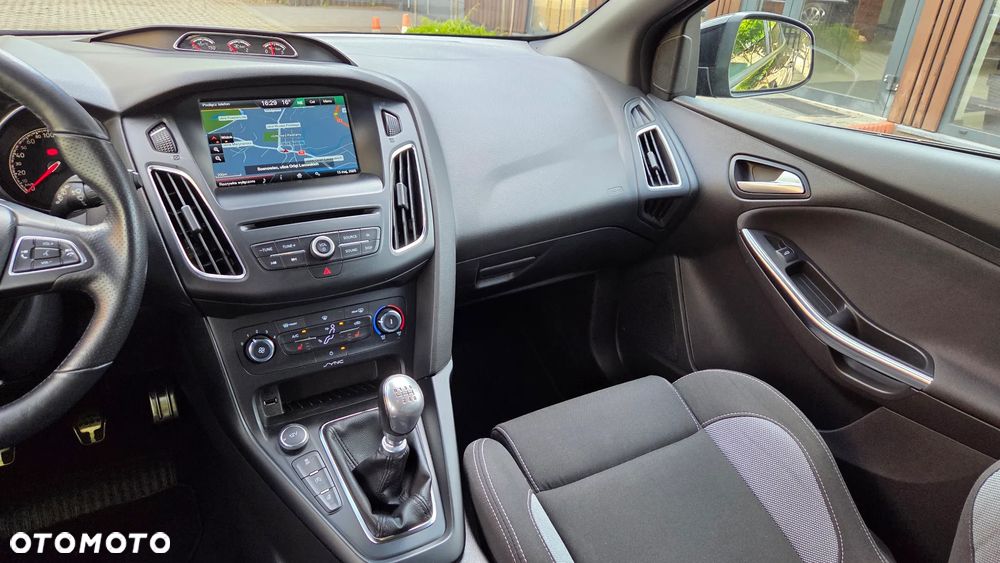 Ford Focus 2.0 TDCi ST - 28