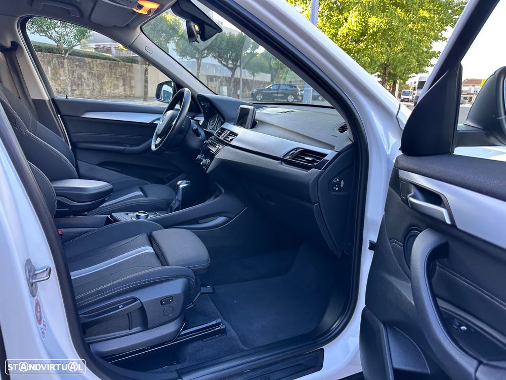 BMW X1 18 d sDrive Auto Line Sport - 38