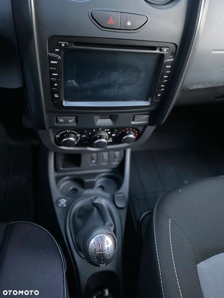 Dacia Duster 1.6 SCe Laureate S&S - 3