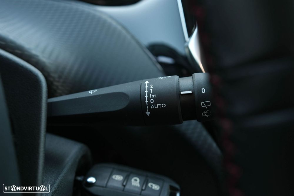Peugeot 208 1.2 PureTech GT Line - 22