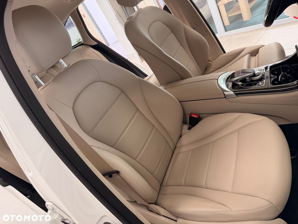 Mercedes-Benz GLC - 30