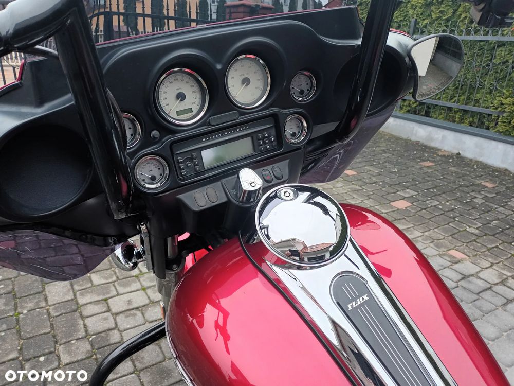 Harley-Davidson Touring Street Glide - 11