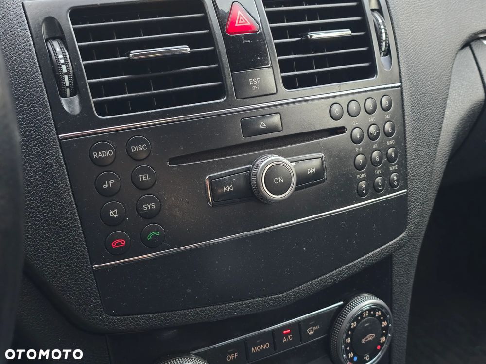 Mercedes-Benz Klasa C 200 CDI Elegance - 27