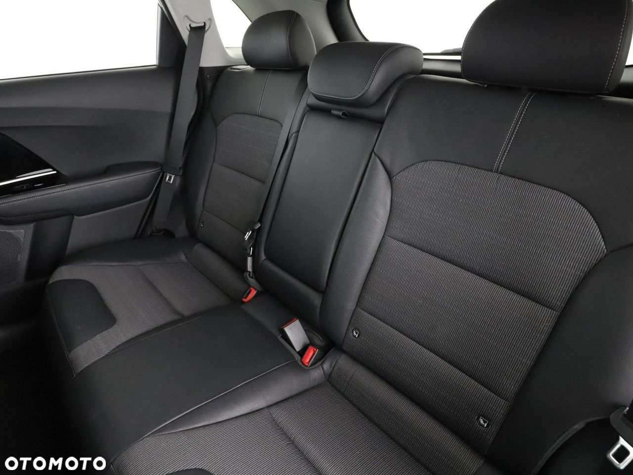 Kia Niro 1.6 GDI HEV 2WD OPF Edition 7 - 17