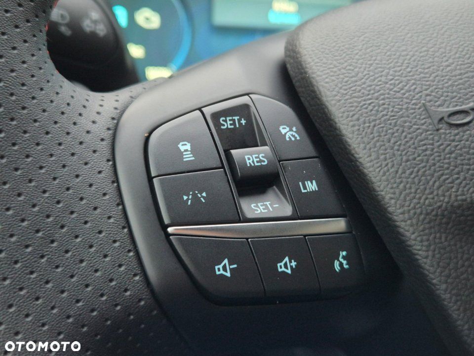 Ford Kuga - 20