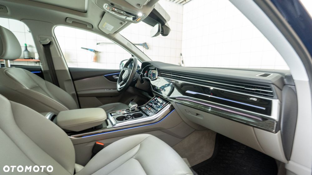 Audi Q7 - 10