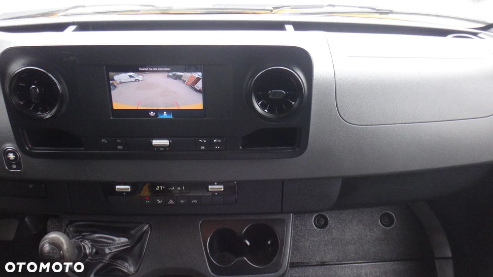 Mercedes-Benz SPRINTER - 16