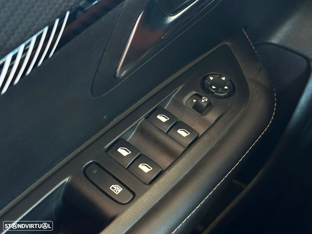 Peugeot e-208 50 kWh Allure Pack - 15