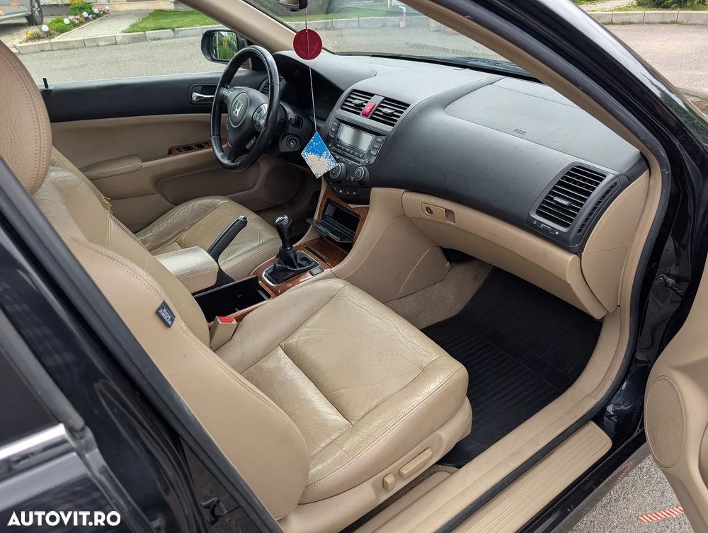 Honda Accord 2.0i Exec - 6